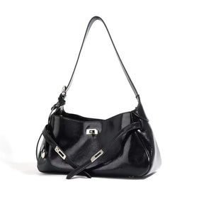 Bolsa hobo Lili Mayzê em couro legítimo. Design sofisticado, alça ajustável e divisórias internas. O toque de luxo e durabilidade que seu look merece.