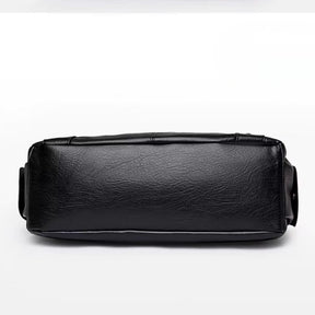 Bolsa média tote Naomi Mayzê. Couro ecológico, vários bolsos, alça transversal removível e ótima organização para o dia a dia.