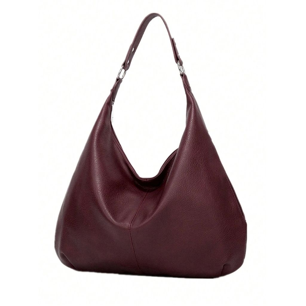 Bolsa de ombro grande Hermione Mayzê. Modelo hobo maxi em couro ecológico, fechamento em zíper e bolso interno. Elegante para trabalho e dia a dia.