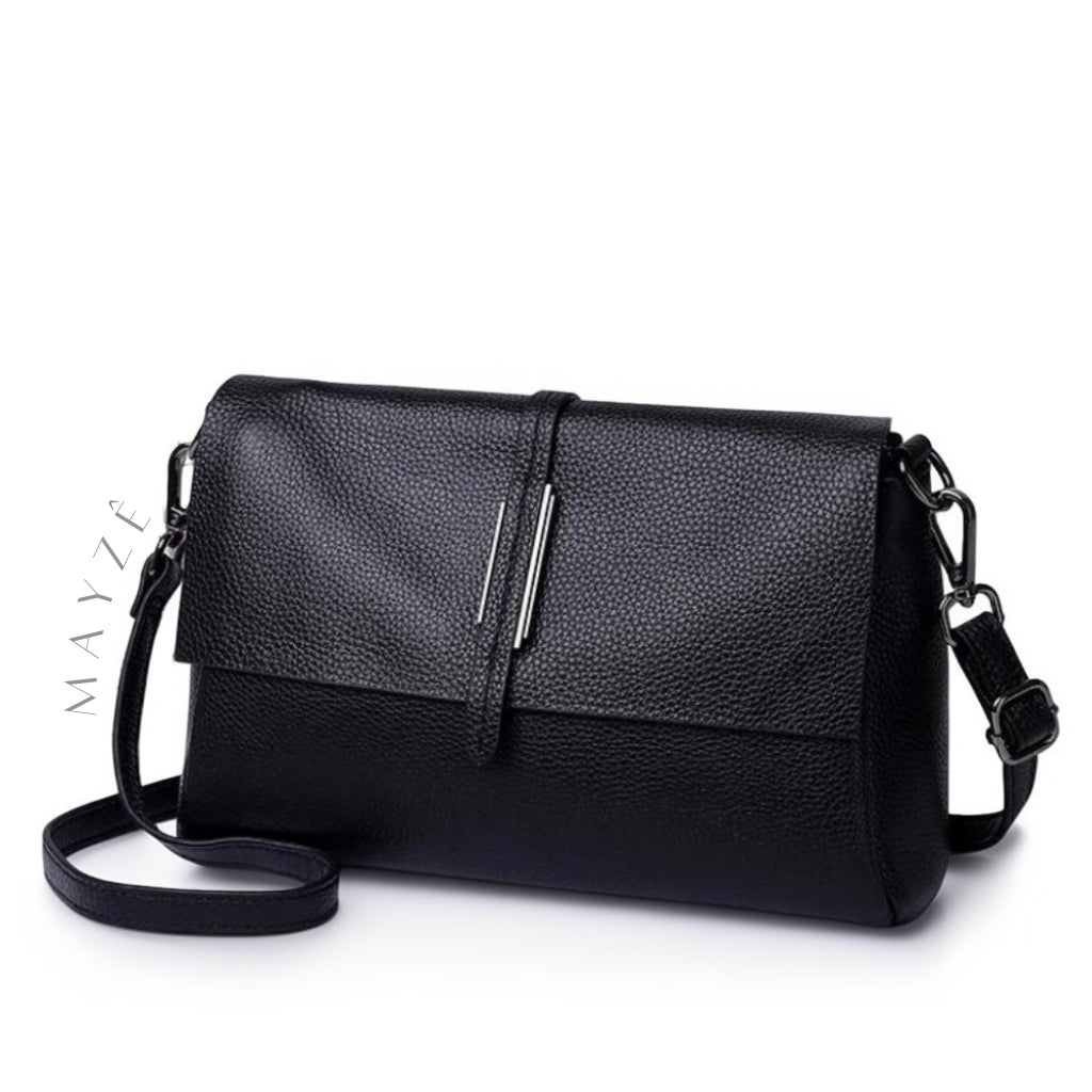 Bolsa Tiracolo Couro Legítimo Leidiane, Loja Mayzê, Bolsa Leidiane, Bolsa de couro legítmo, bolsa de couro genuíno, bolsa de couro de vaca, bolsa chique, bolsa elegante, bolsa original, bolsa feminina, bolsa em promoção, bolsa versátil, loja mayzê confiável, loja mayzê site seguro, mayze, lojamayze.com, lojamayze.com.br