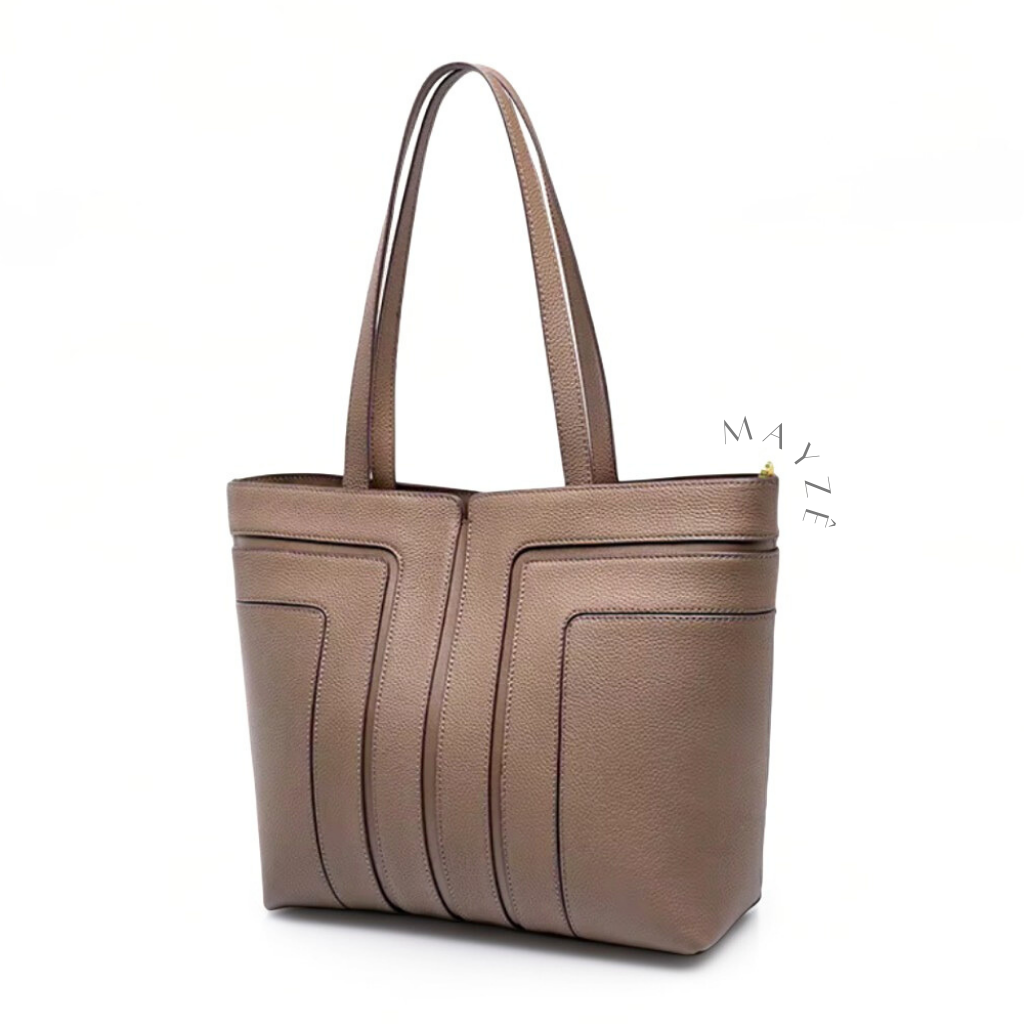 Bolsa Feminina Couro Legítimo Emma, Loja Mayzê, Bolsa Emma, bolsa de couro, bolsa de couro genuíno, bolsa de couro legítimo, bolsa durável, bolsa elegante, bolsa em alta, bolsa feminina, bolsa de mulher, bolsa versátil, bolsa da moda, bolsa de luxo, bolsa de grife, bolsa média, bolsa para o dia a dia, bolsa para uso diário, bolsa em promoção, bolsa da arezzo, bolsa da louis vuitton, bolsa da chanel, bolsa da gucci, mayze, loja mayze, www.lojamayze.com.br,www.lojamayze.com