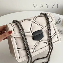 Loja Mayzê Oficial, Loja Mayzê, Mayzê, mayze, Loja de bolsas, bolsas, bolsa, bolsa Vivienne, Vivienne, bolsa de couro, bolsa pro dia a dia, crossbody, tiracolo, bolsa em alta, bolsa na moda, bolsa tiktok, bolsa instagram, bolsa em conta, bolsa em promoção, frete grátis, bolsa em promoção, bolsa com divisorias, bolsa Média, bolsa pratica, bolsa roxa, bolsa preta,  bolsa diferente, bolsa elegante, bolsa chique, bolsa chic, bolsa bonita, bolsa feminina, bolsa de mulher, bolsa para mulher, bolsa coringa