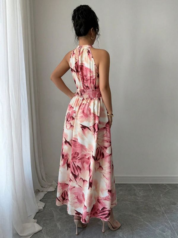 Vestido longo conceitual Abstrait Mayzê. Estampa abstrata, cintura alta marcada e caimento boho elegante para festas, jantares e noites de verão.