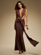 Vestido Longo Vazado com Cauda de Peixe