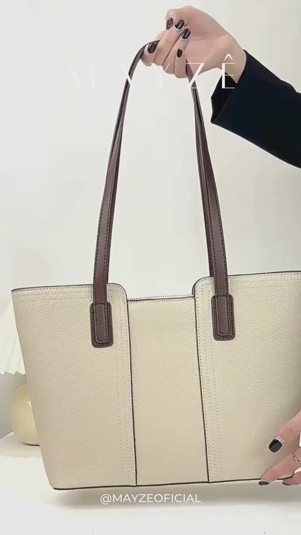 Loja Mayzê, Bolsa Margaret, bolsa de couro, bolsa de couro genuíno, bolsa de couro legítimo, bolsa durável, bolsa elegante, bolsa em alta, bolsa feminina, bolsa de mulher, bolsa versátil, bolsa da moda, bolsa de luxo, bolsa de grife, bolsa média, bolsa para o dia a dia, bolsa para uso diário, bolsa em promoção, bolsa da arezzo, bolsa da louis vuitton, bolsa da chanel, bolsa da gucci, mayze, loja mayze, loja mayze rechame aqui.